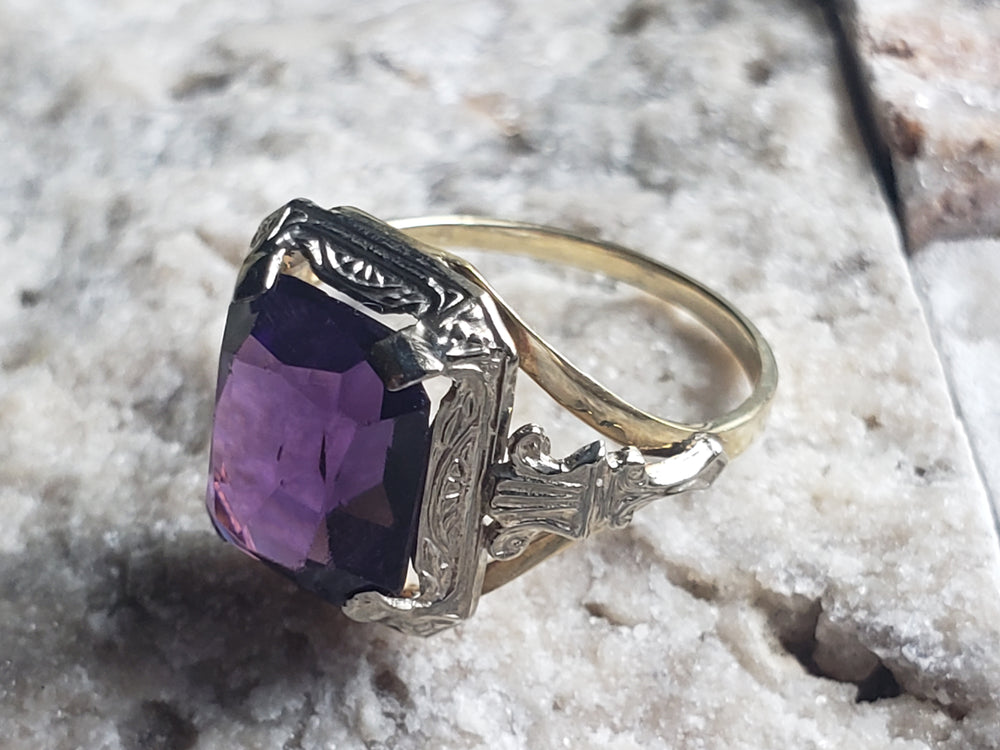 Art Deco Pinky Ring / Amethyst Signet Ring