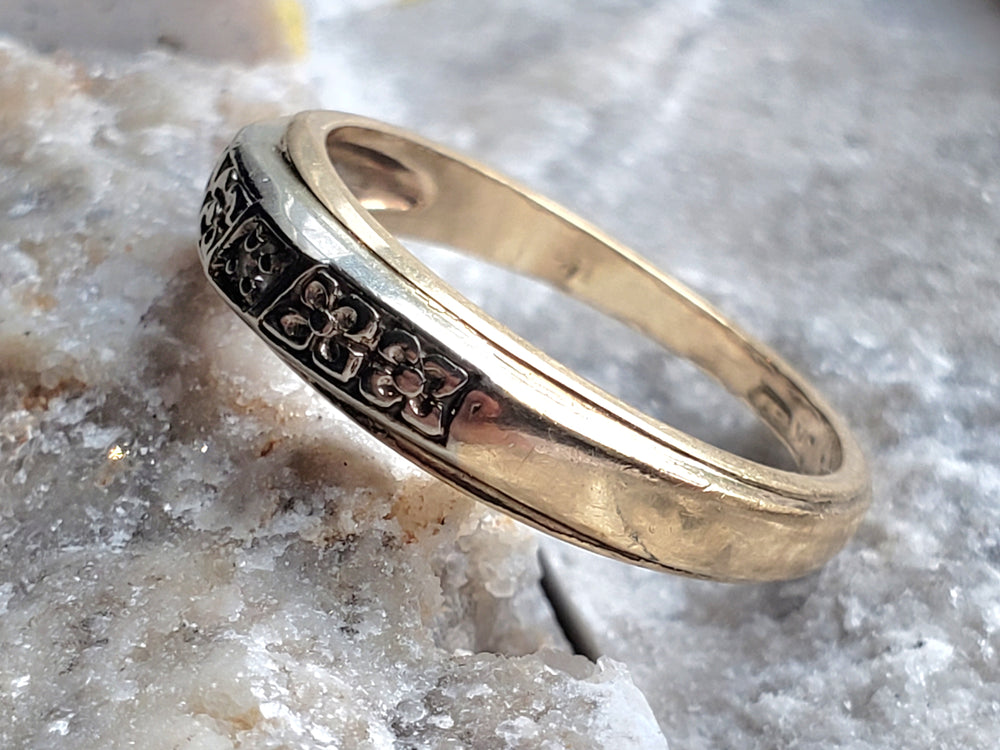 Forget Me Not Wedding Band / Vintage Wedding Ring