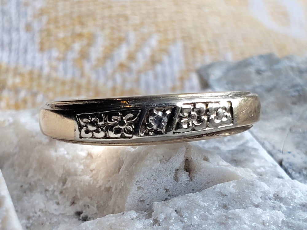 Forget Me Not Wedding Band / Vintage Wedding Ring