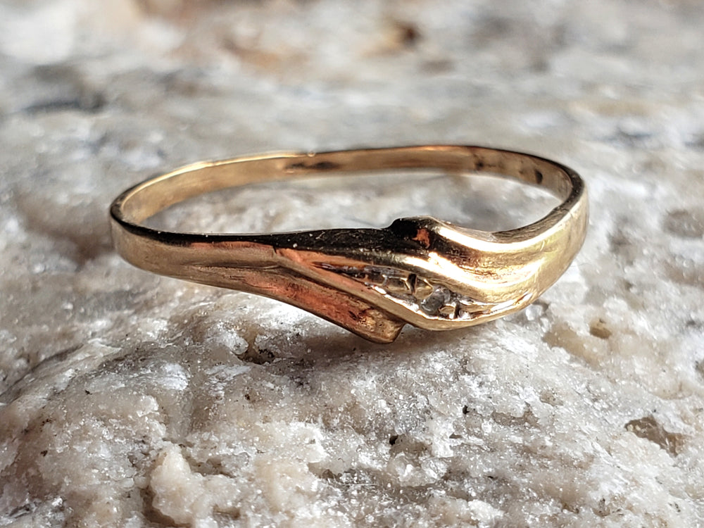 Dainty Vintage Wedding Band / Diamond Wedding Band / Promise Ring