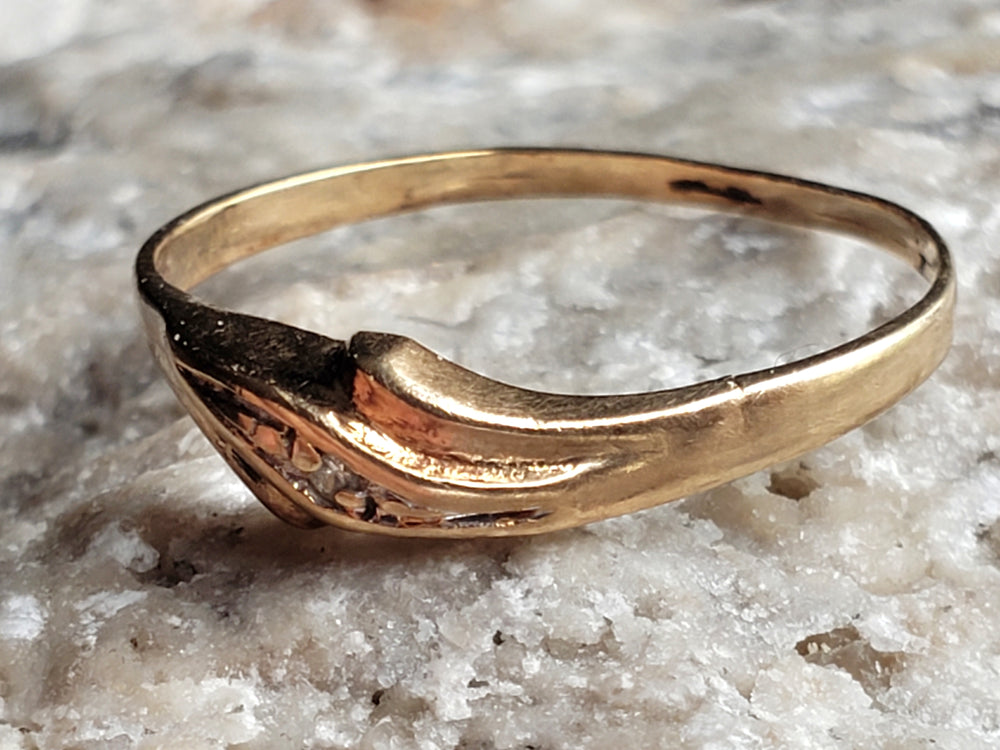 Dainty Vintage Wedding Band / Diamond Wedding Band / Promise Ring