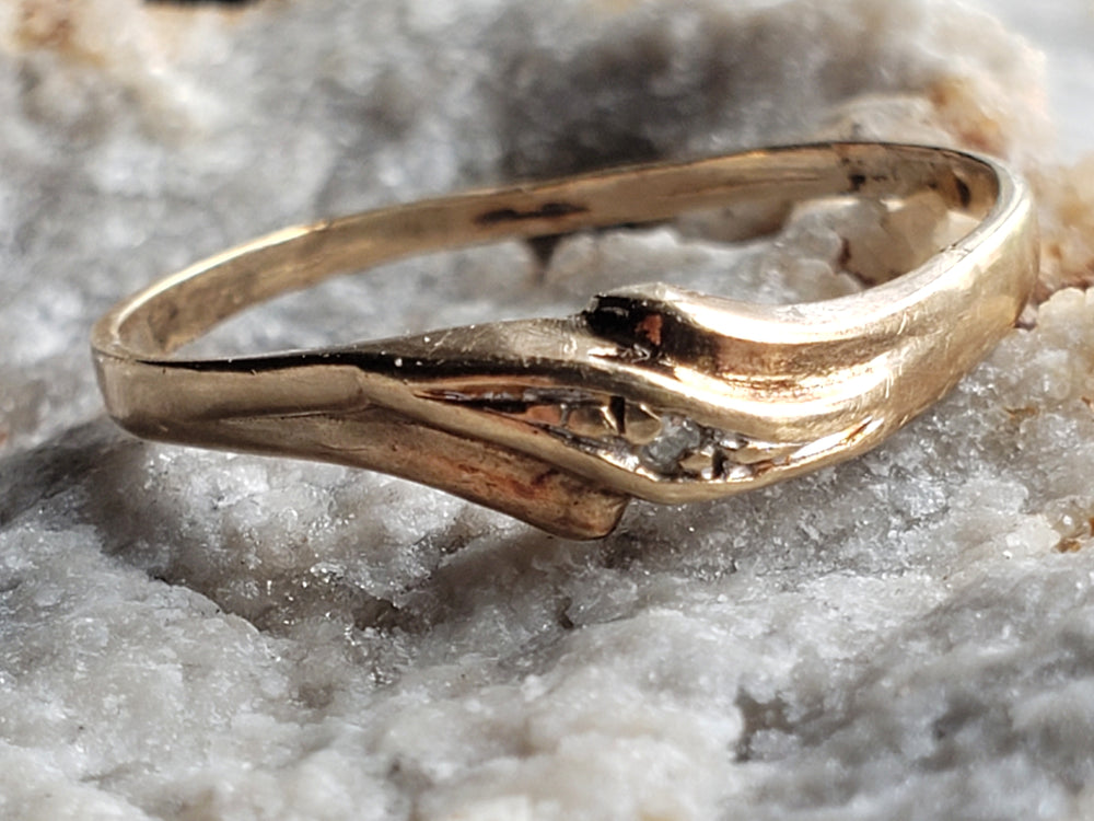 Dainty Vintage Wedding Band / Diamond Wedding Band / Promise Ring