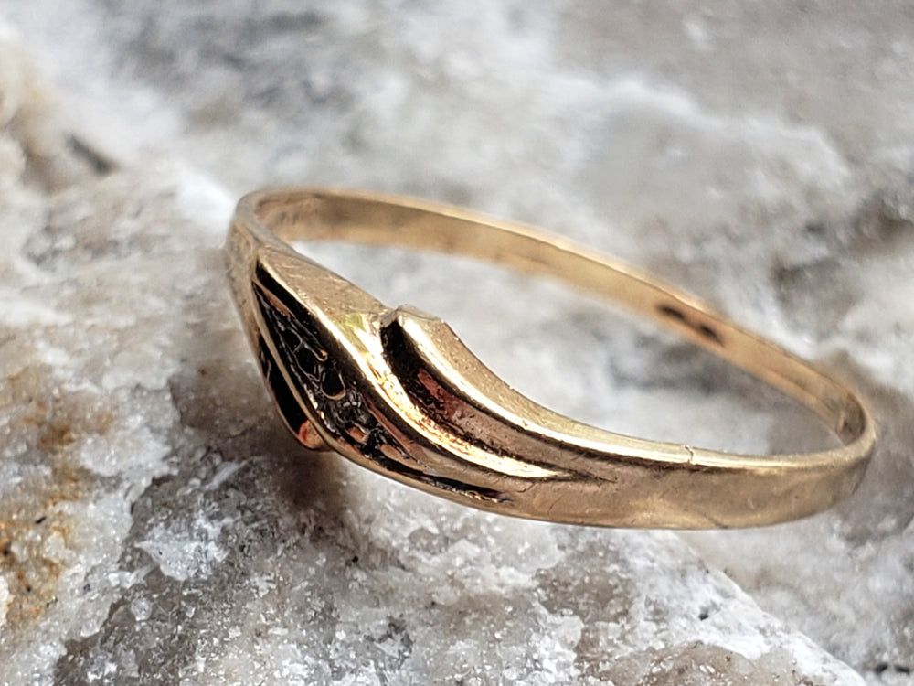 Dainty Vintage Wedding Band / Diamond Wedding Band / Promise Ring