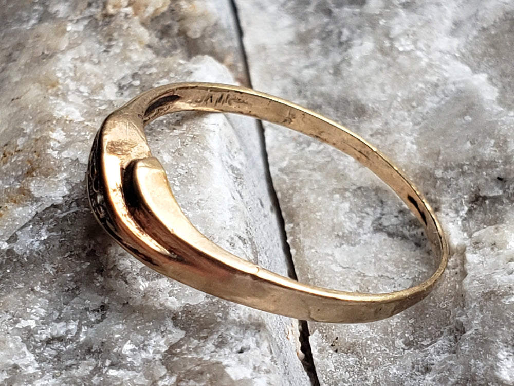 Dainty Vintage Wedding Band / Diamond Wedding Band / Promise Ring