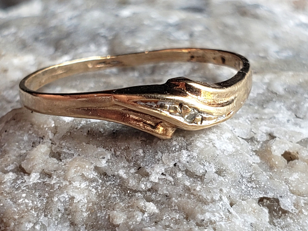Dainty Vintage Wedding Band / Diamond Wedding Band / Promise Ring