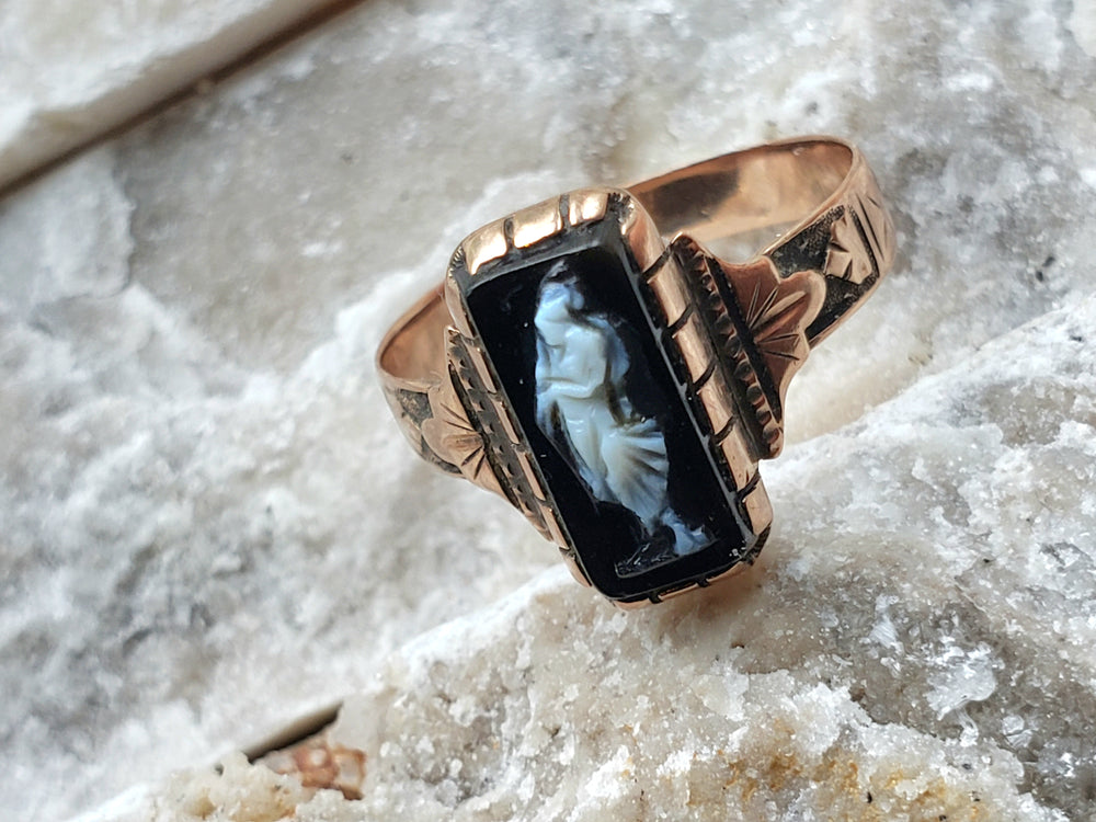 Victorian Grand Period (Circa 1861 - 1880) Onyx Cameo Ring