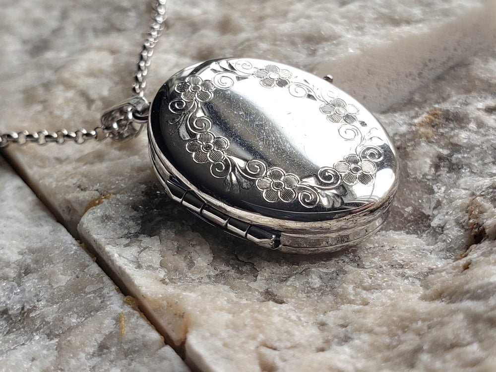 Four Picture Silver Locket / Marathon Locket