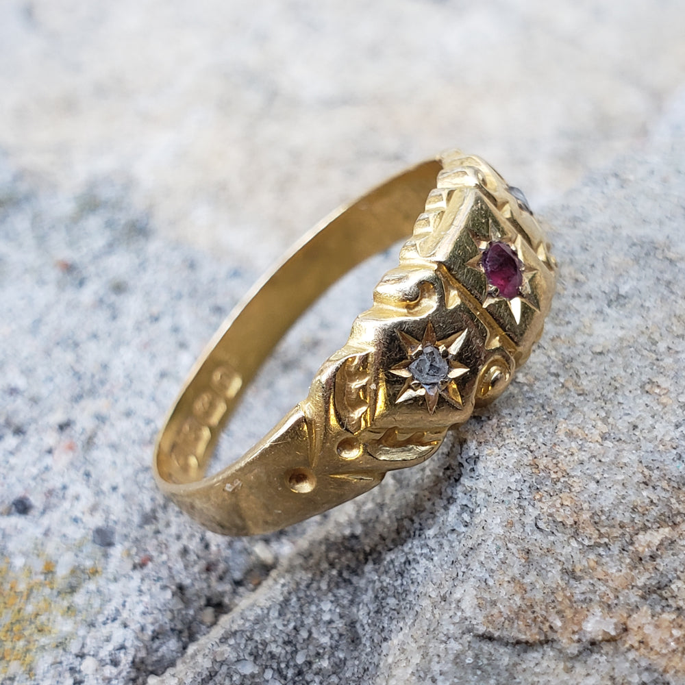 Victorian Rudy and Diamond Ring / Circa 1863 Gold Hallmarked Victorian Ruby Ring / Ruby and Diamond 18K Yellow Gold Ring