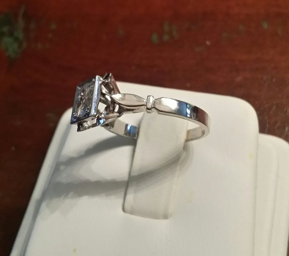 Old European Cut Solitaire Diamond Ring / Art Deco Engagement Ring / Antique Ring