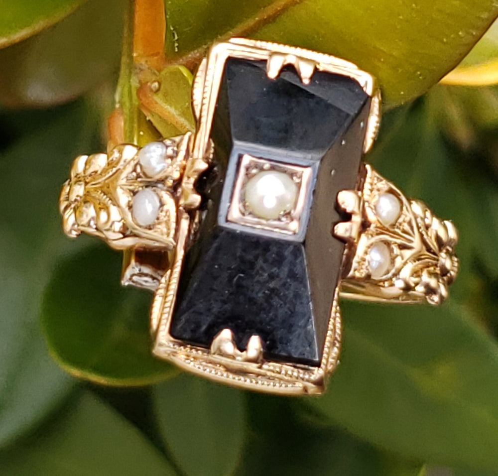 Art Deco Onyx and Natural Seed Peal Ring / Rare and Unique Onyx and Pearl Ring