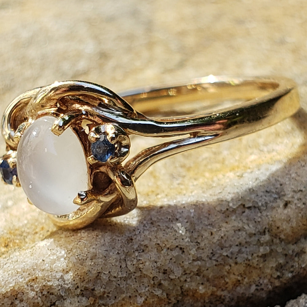 Cats Eye Moonstone and Sapphire Ring / Vintage Moonstone Ring