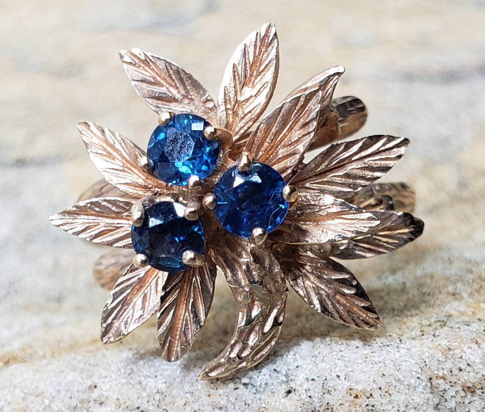 Vintage Sapphire Floral Ring / 1970s Floral with Natural Blue Sapphires