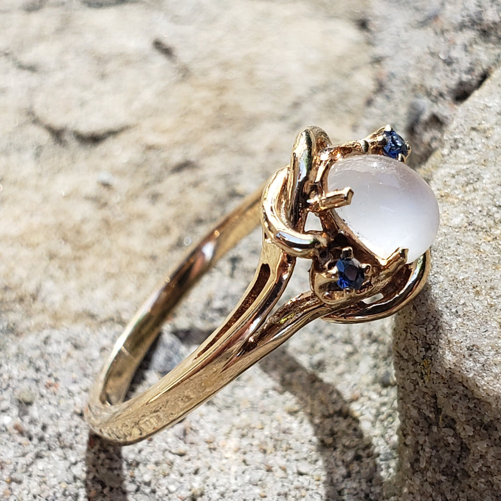 Cats Eye Moonstone and Sapphire Ring / Vintage Moonstone Ring